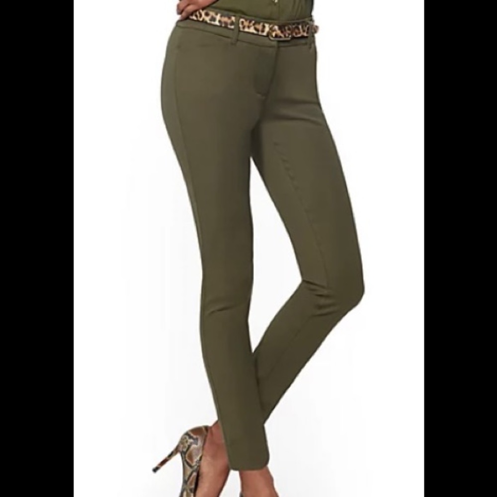 NY&Co Cropped Pants